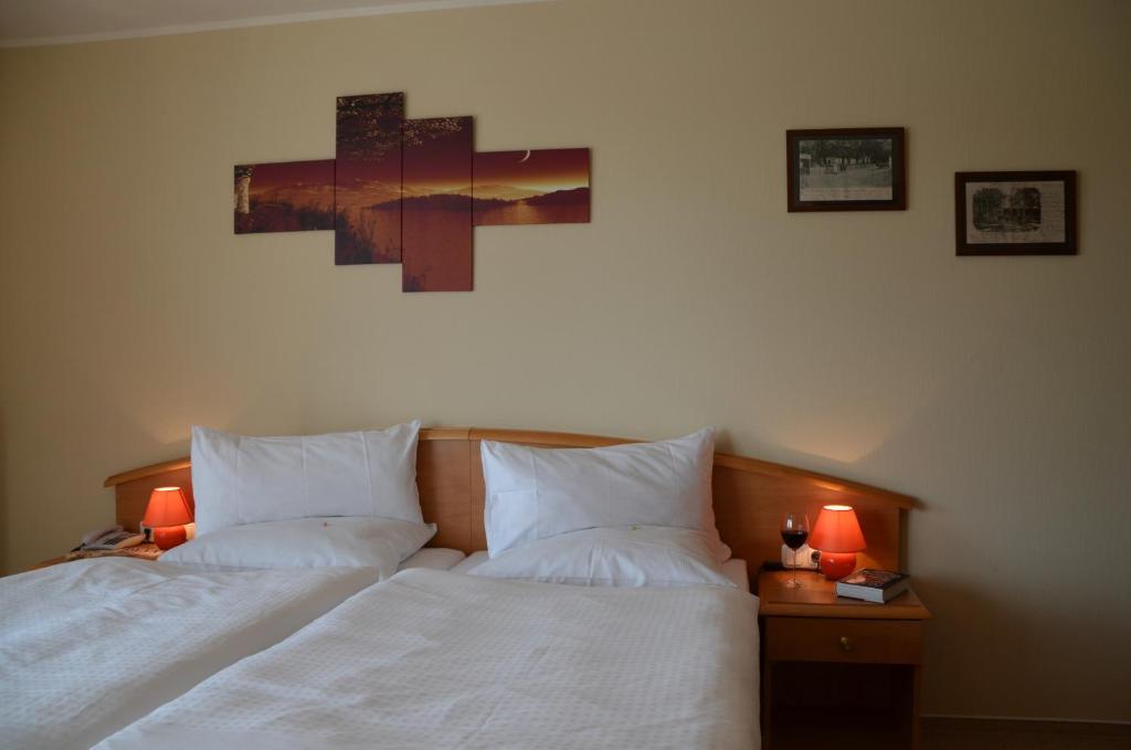 Hotel Zur Bruecke Greifswald Exteriör bild